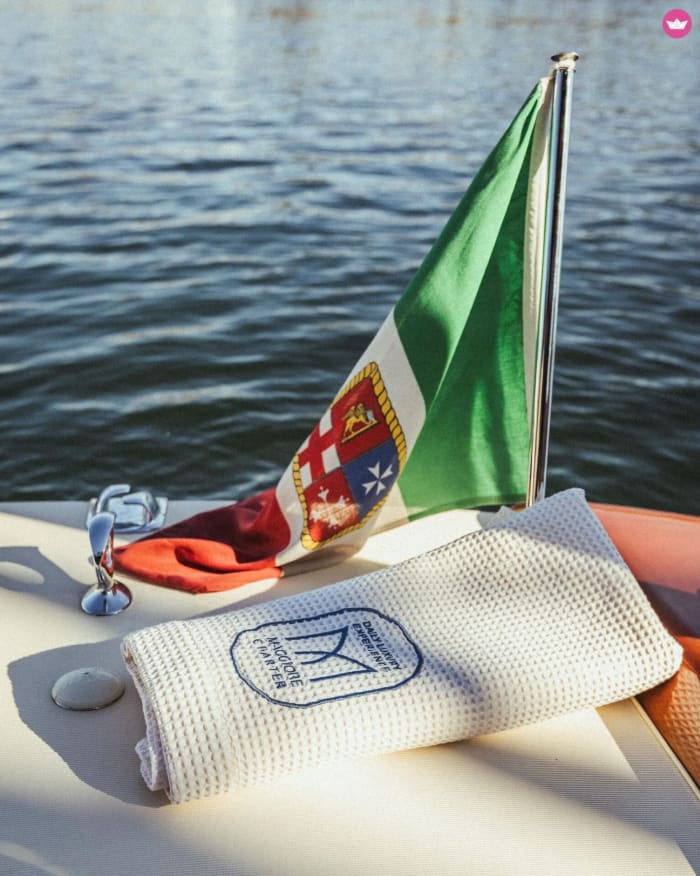 Love on the Lake – Wedding Photoshoot Aboard a Riva  Olympic