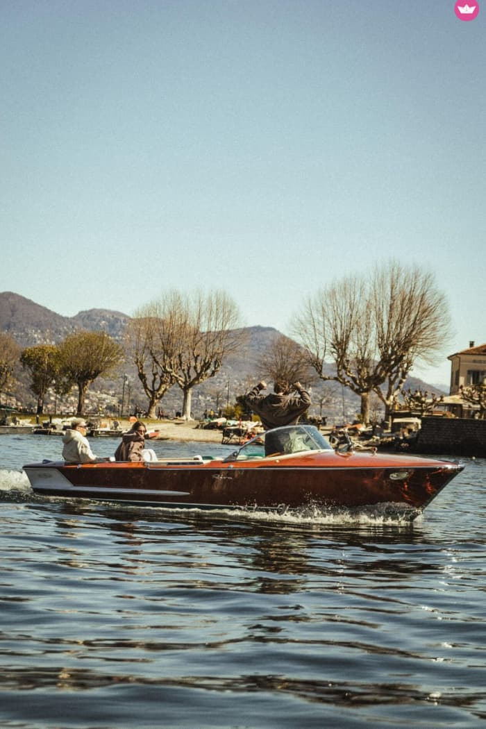 Love on the Lake – Wedding Photoshoot Aboard a Riva  Olympic