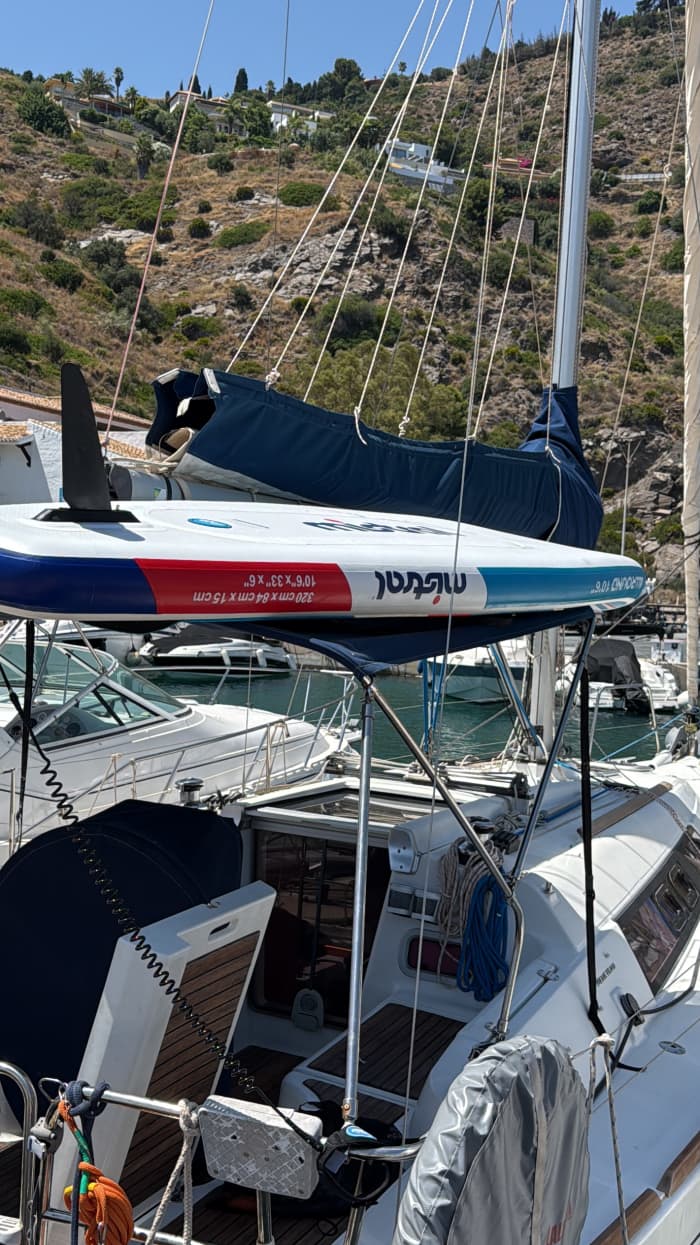 Discover the coast aboard the Oceanis 31