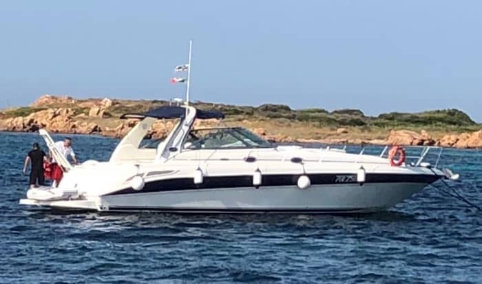 Ihr privates Motorboot für einen Tag rund um Porto San Paolo