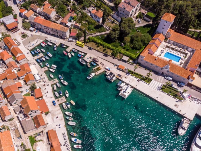 Blue Lagoon & Šolta Escape: Swim, Snorkel & Discover