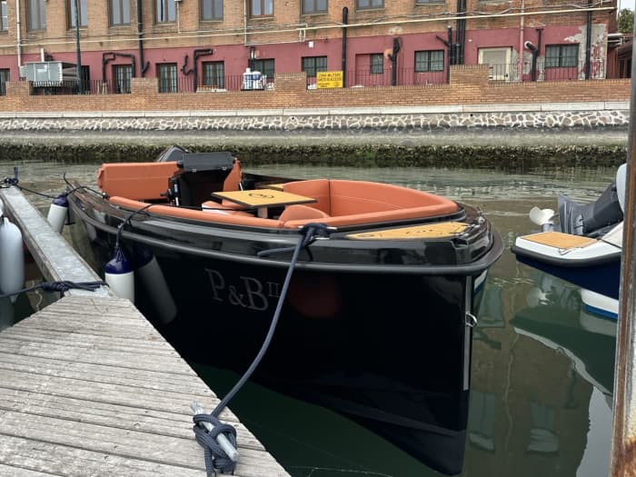 La hora dorada en la laguna de Venecia