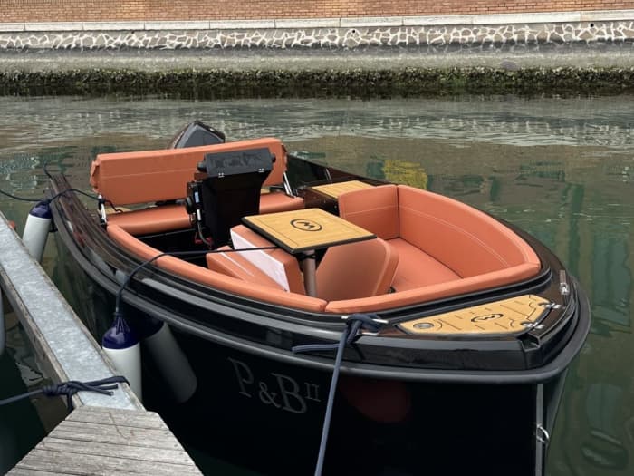 La hora dorada en la laguna de Venecia