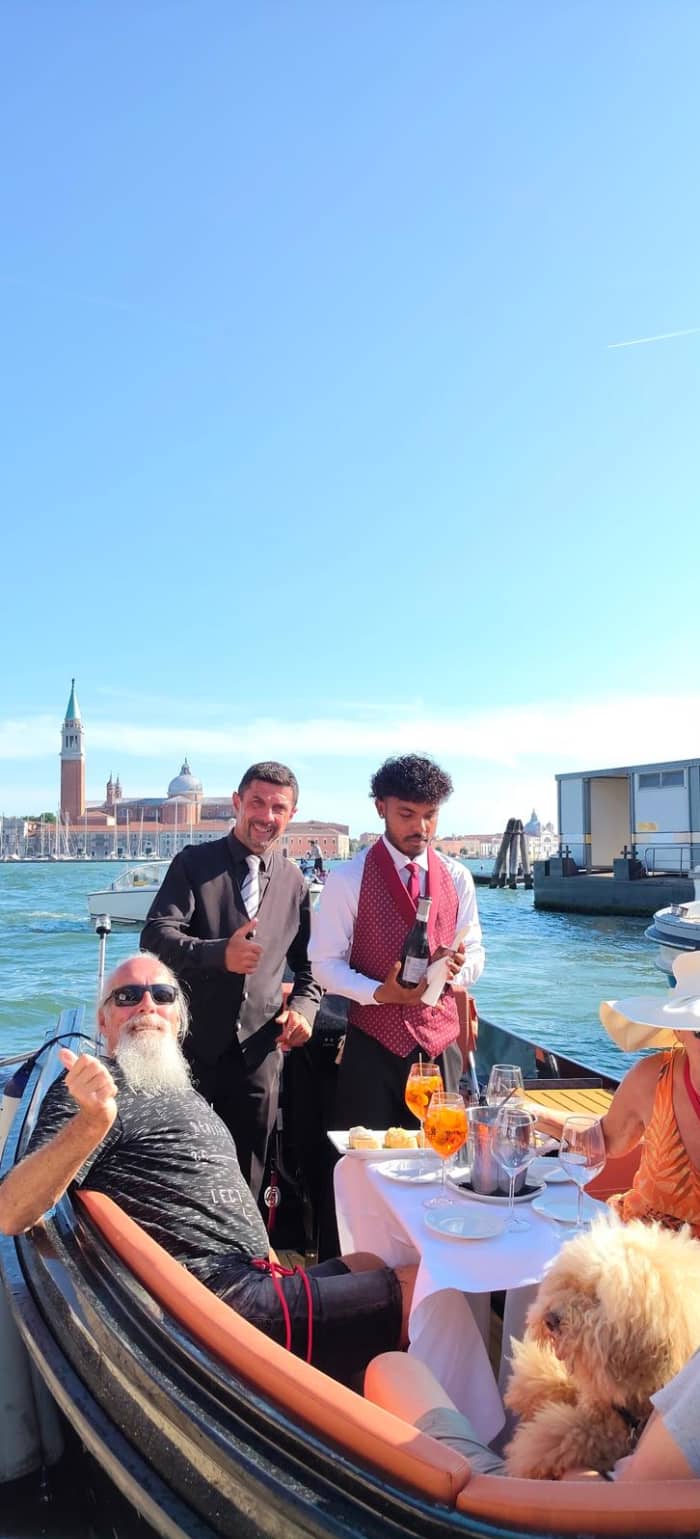La hora dorada en la laguna de Venecia
