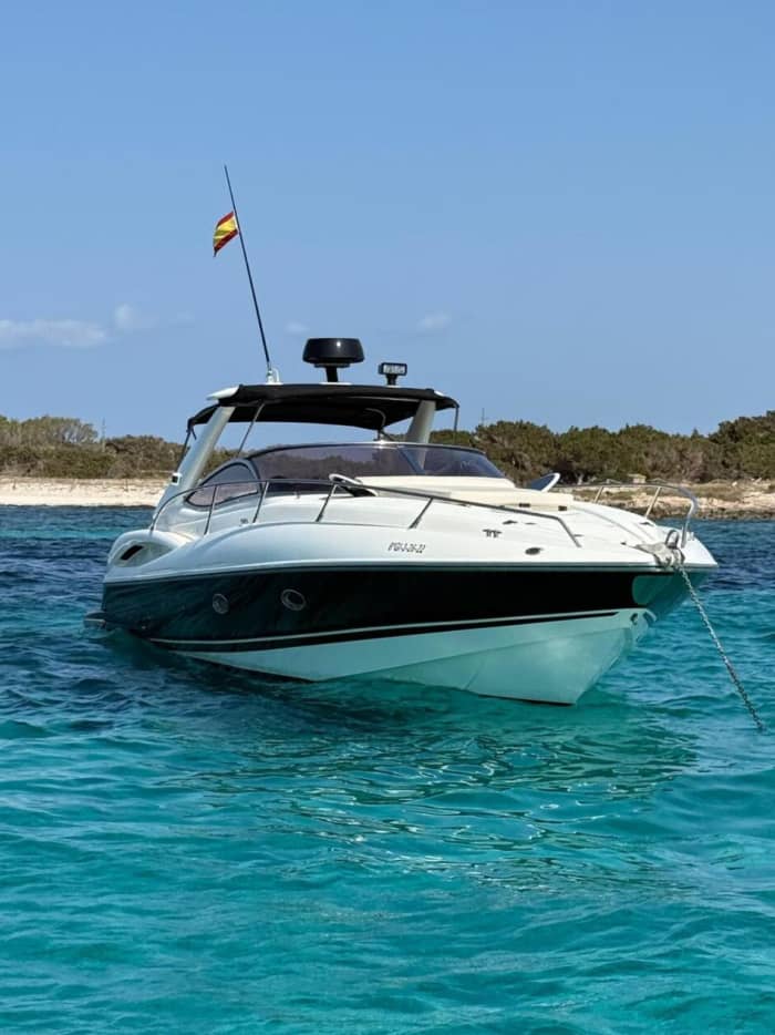 8 uur op Ibiza en Formentera: geheime baaien en kristalhelder water