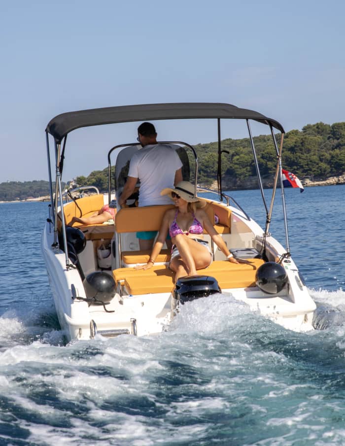 KAMENJAK BLUE LAGOON ESCAPE