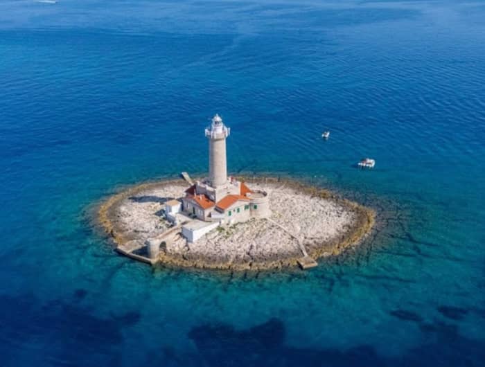 KAMENJAK BLUE LAGOON ESCAPE