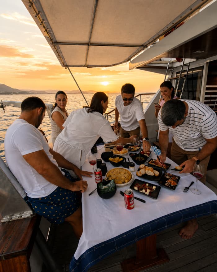 Zonsondergangcruise · Het gouden uur vanaf de Middellandse Zee