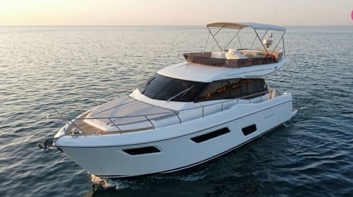 Yacht day trip departing from Port Canto Cannes