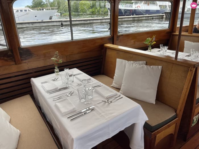 Rondvaart met een vintage Pettersson boot – 3 uur durende cruise door Stockholm
