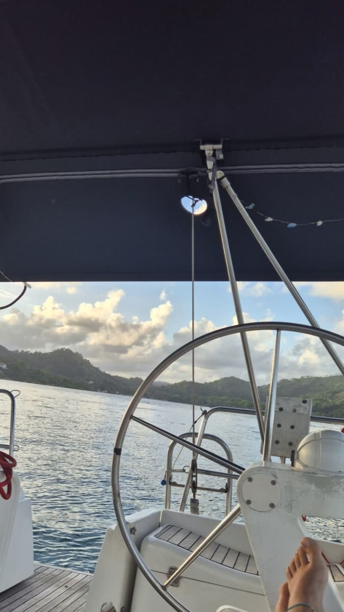 Eilandhoppen door de Amerikaanse Maagdeneilanden tijdens een Caribisch zeilavontuur