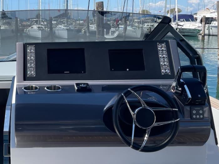 Escapada de lujo al Adriático a bordo de un Fiart Seawalker 35: descubre la costa oculta de Eslovenia.