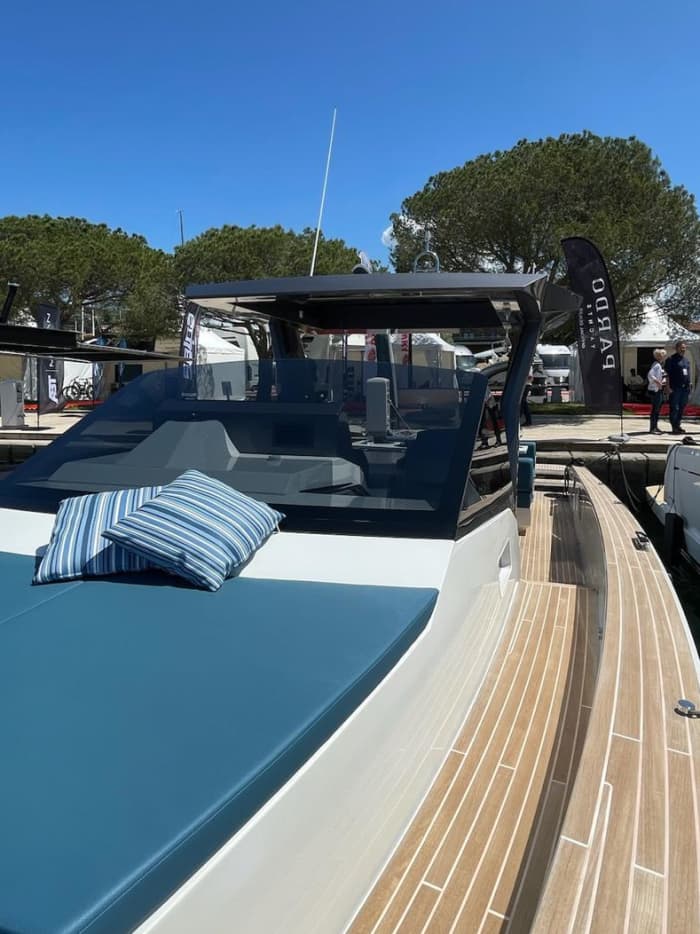 Escapada de lujo al Adriático a bordo de un Fiart Seawalker 35: descubre la costa oculta de Eslovenia.