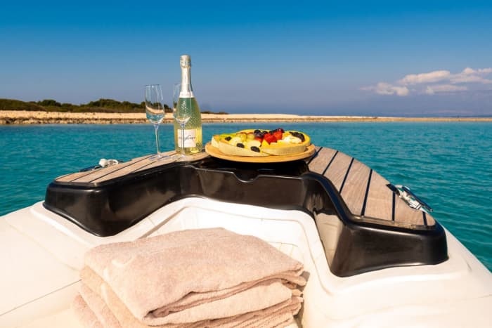 Half-Day Motorboat Escape in Novalja – Private Trip with Skipper (up to 7)