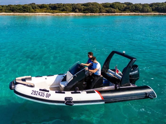 Half-Day Motorboat Escape in Novalja – Private Trip with Skipper (up to 7)
