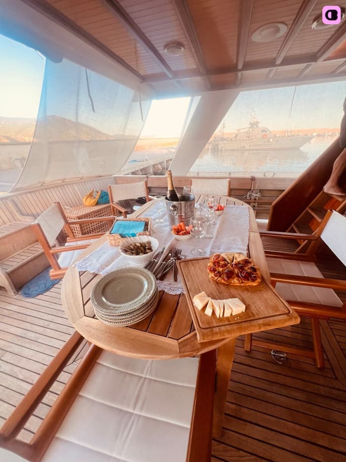 Capo Malfatano, Tuerredda och bortom: En dag på en yacht i Teulada