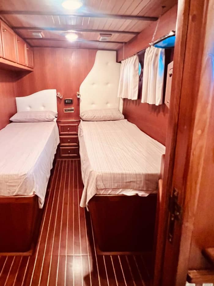 Capo Malfatano, Tuerredda och bortom: En dag på en yacht i Teulada