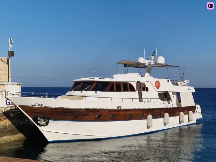 Capo Malfatano, Tuerredda och bortom: En dag på en yacht i Teulada