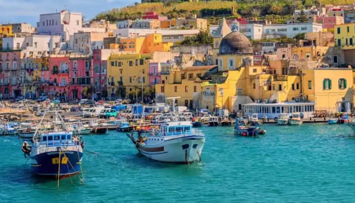 Giornata Completa in Barca — 10 Ore tra Ischia e Procida