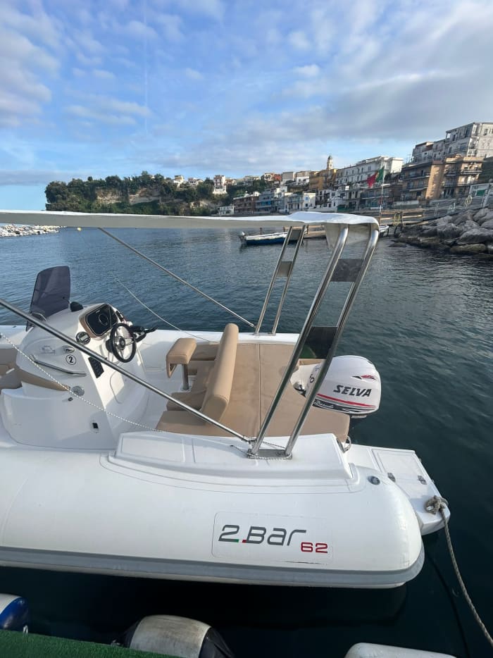 Giornata Completa in Barca — 10 Ore tra Ischia e Procida