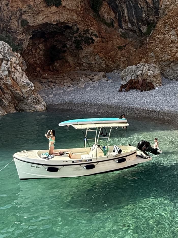 Excursion privée en bateau d'une journée complète – Bar à Petrovac