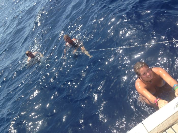 Njut av en heldags segling i Roda de Berà på en segelbåt