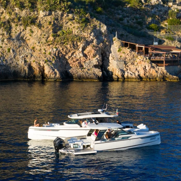 Four Hours of History and Nature—From Giardini Naxos to Taormina and Acitrezza