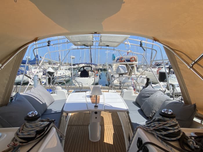 Discover Valencia from the sea