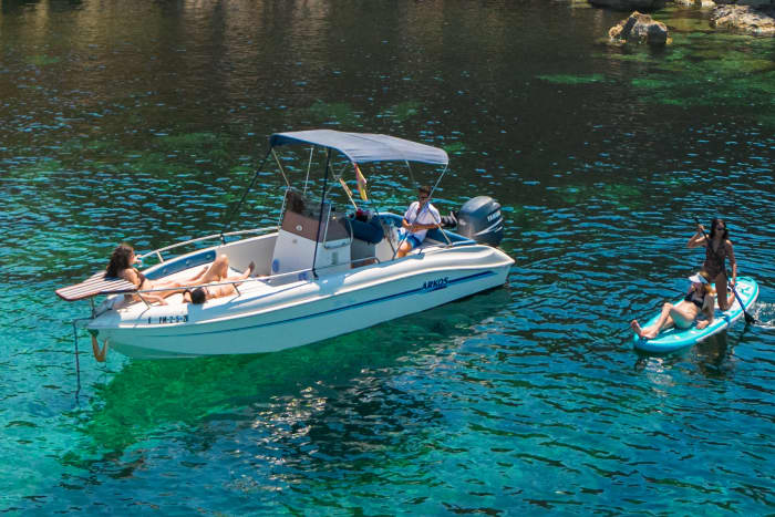 4 uur privézeilen: Alcanada, Coll Baix, Formentor of Serra de Tramuntana