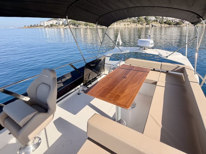 Escape in style in half a day — Monaco 110 Flybridge