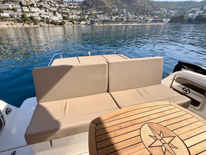 Escape in style in half a day — Monaco 110 Flybridge