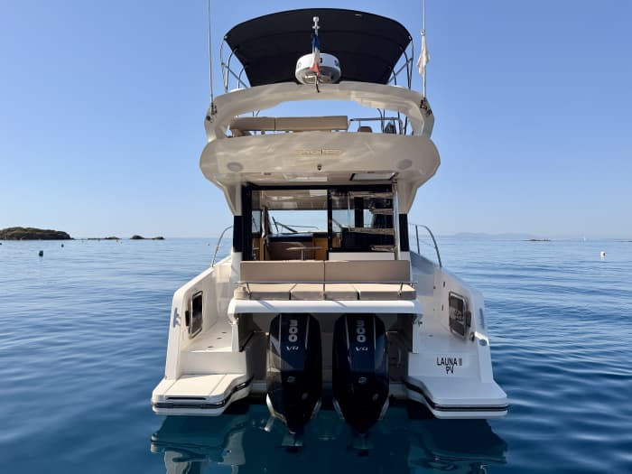 Escape in style in half a day — Monaco 110 Flybridge
