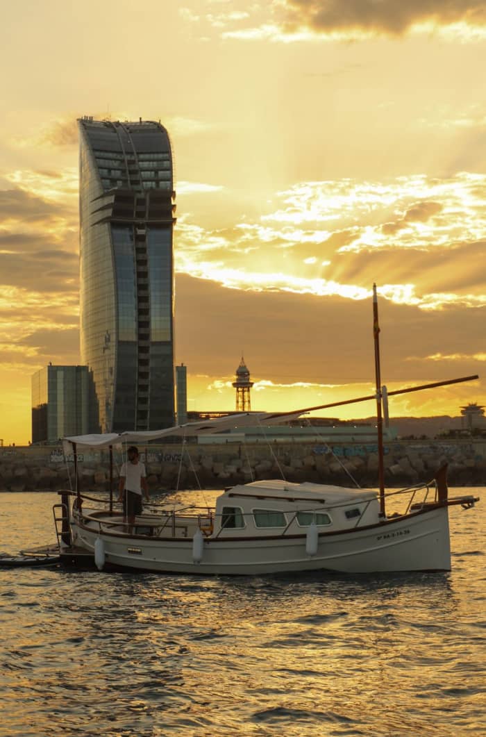 Sunset sailing experience in Barcelona: private boat.