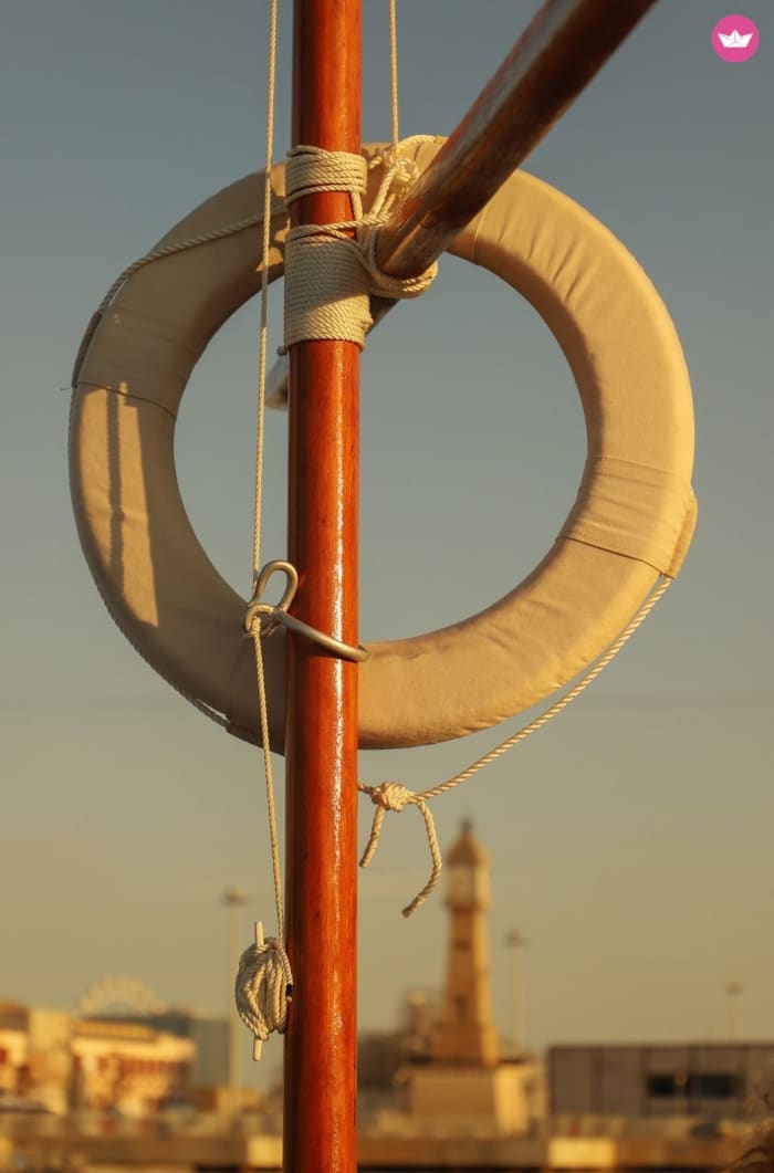 Sunset sailing experience in Barcelona: private boat.