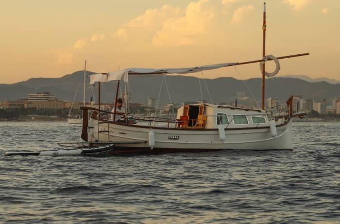 Sunset sailing experience in Barcelona: private boat.