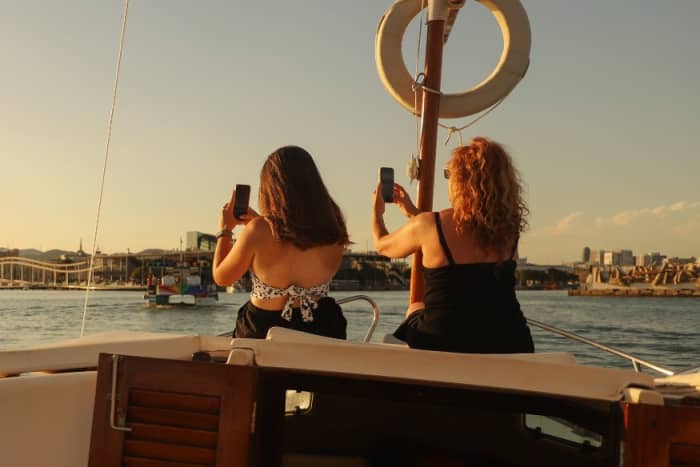 Sunset sailing experience in Barcelona: private boat.