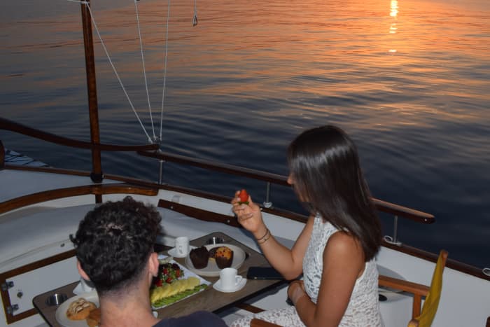 Barcelona: Wake up with breakfast and the skyline at your feet with the sea as your backdrop.