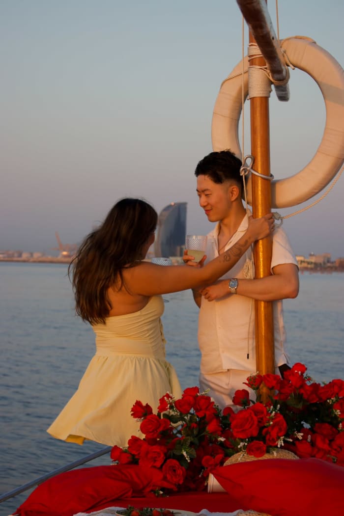 Romantic boat trip in Barcelona — Marriage Proposal / Anniversary
