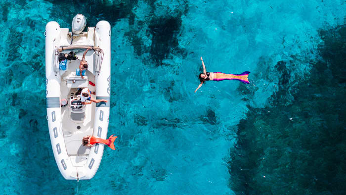 Sunset Tour by Dinghy – Dolphins and Aperitif in Golfo Aranci