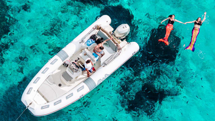 Sunset Tour by Dinghy – Dolphins and Aperitif in Golfo Aranci