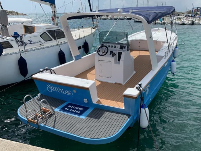 4-Hour Gozzo Excursion along the San Foca Coast