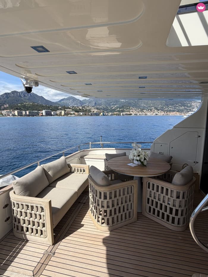 Noleggio di yacht di lusso per escursioni giornaliere – Costa Azzurra (Antibes)