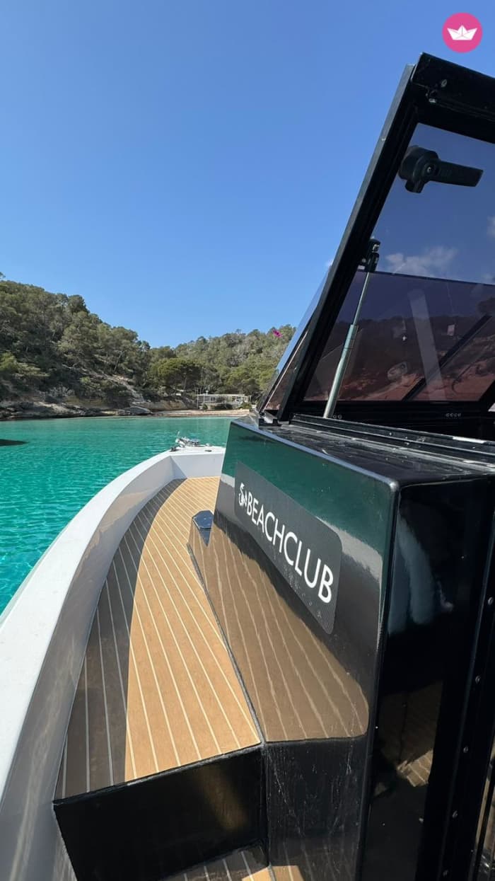 Exclusividade no Mediterrâneo: Experiência de 4 horas a bordo do Scorpion 40