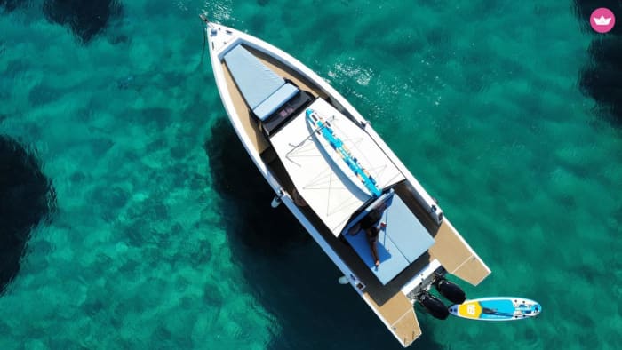 Exclusividade no Mediterrâneo: Experiência de 4 horas a bordo do Scorpion 40