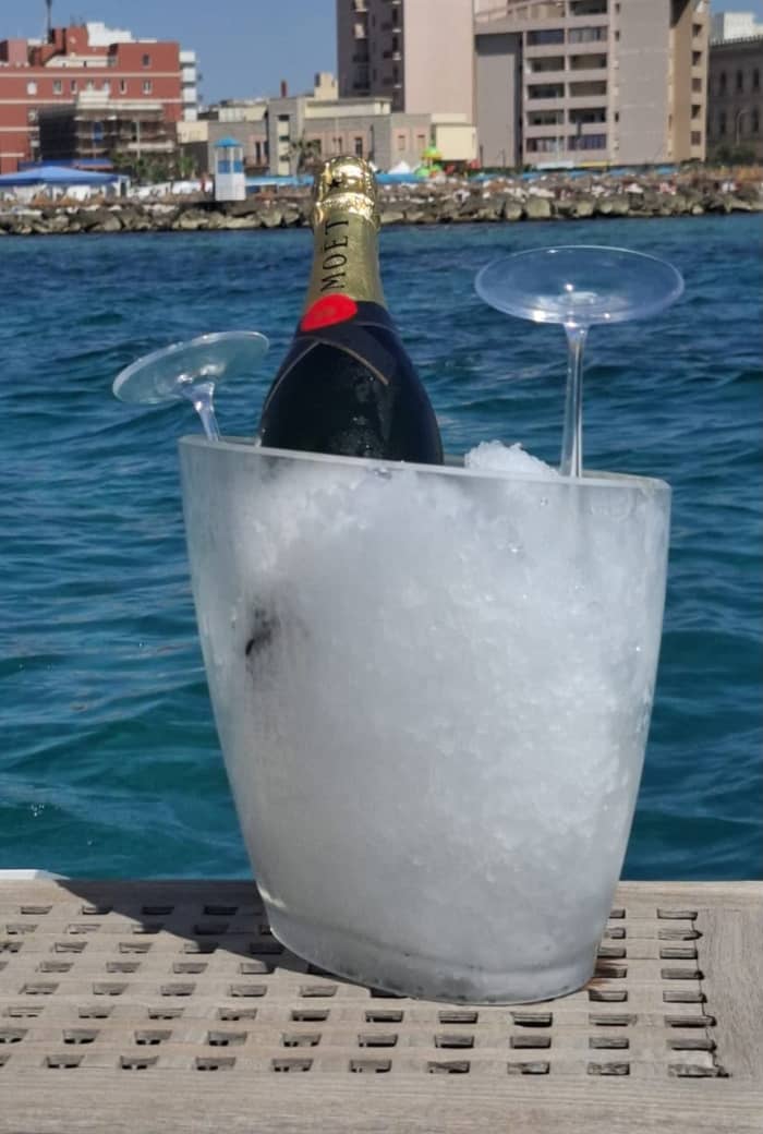 Die Ägadischen Inseln mit dem Boot: Favignana und sein kristallklares Wasser von Trapani aus