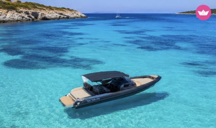 A dream day among islands aboard the SACS Marine 900