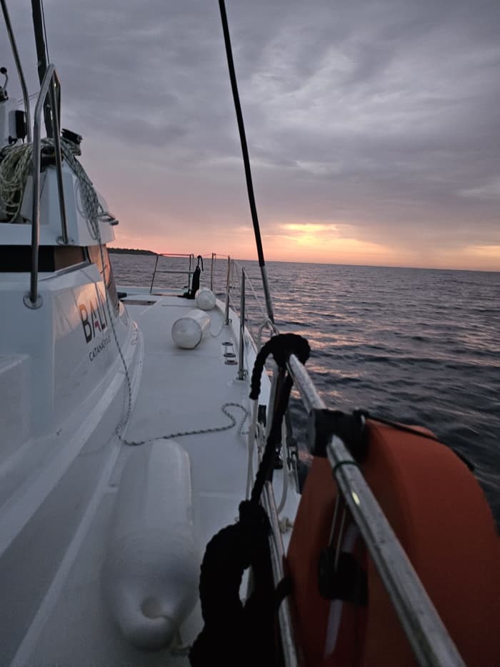 Catamaranvaart van een halve dag: de skyline van Rimini vanaf de zee
