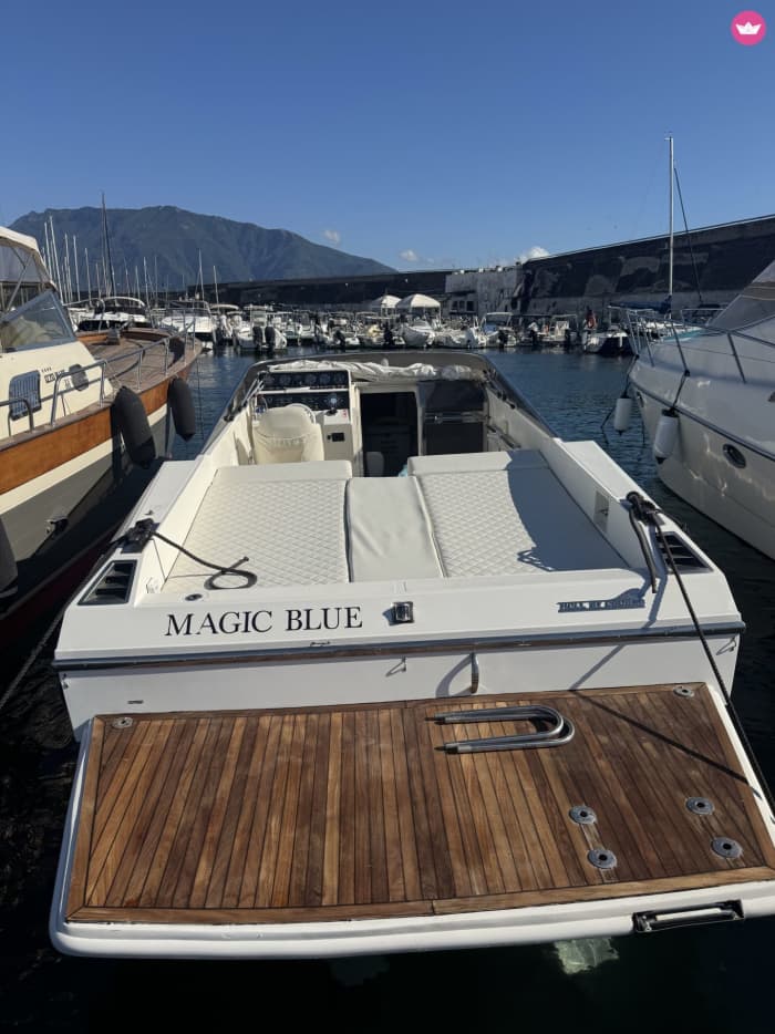 Be enchanted by the Amalfi Coast by boat from Torre Annunziata