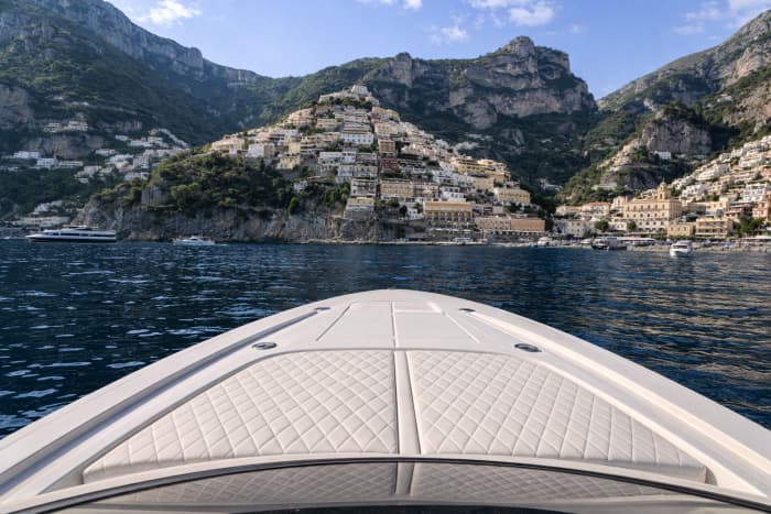 Be enchanted by the Amalfi Coast by boat from Torre Annunziata