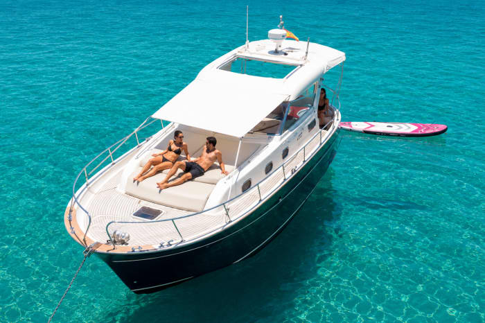 Sunset Charter on the Sargo – Magic over the Mediterranean